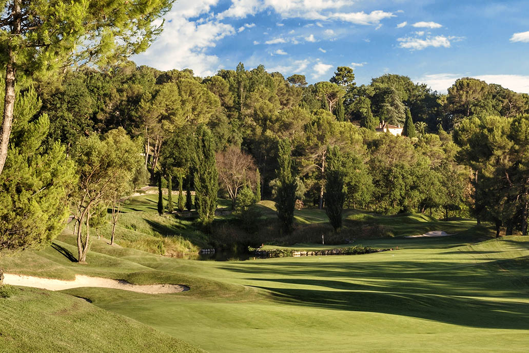 Mougins Golfbane vand